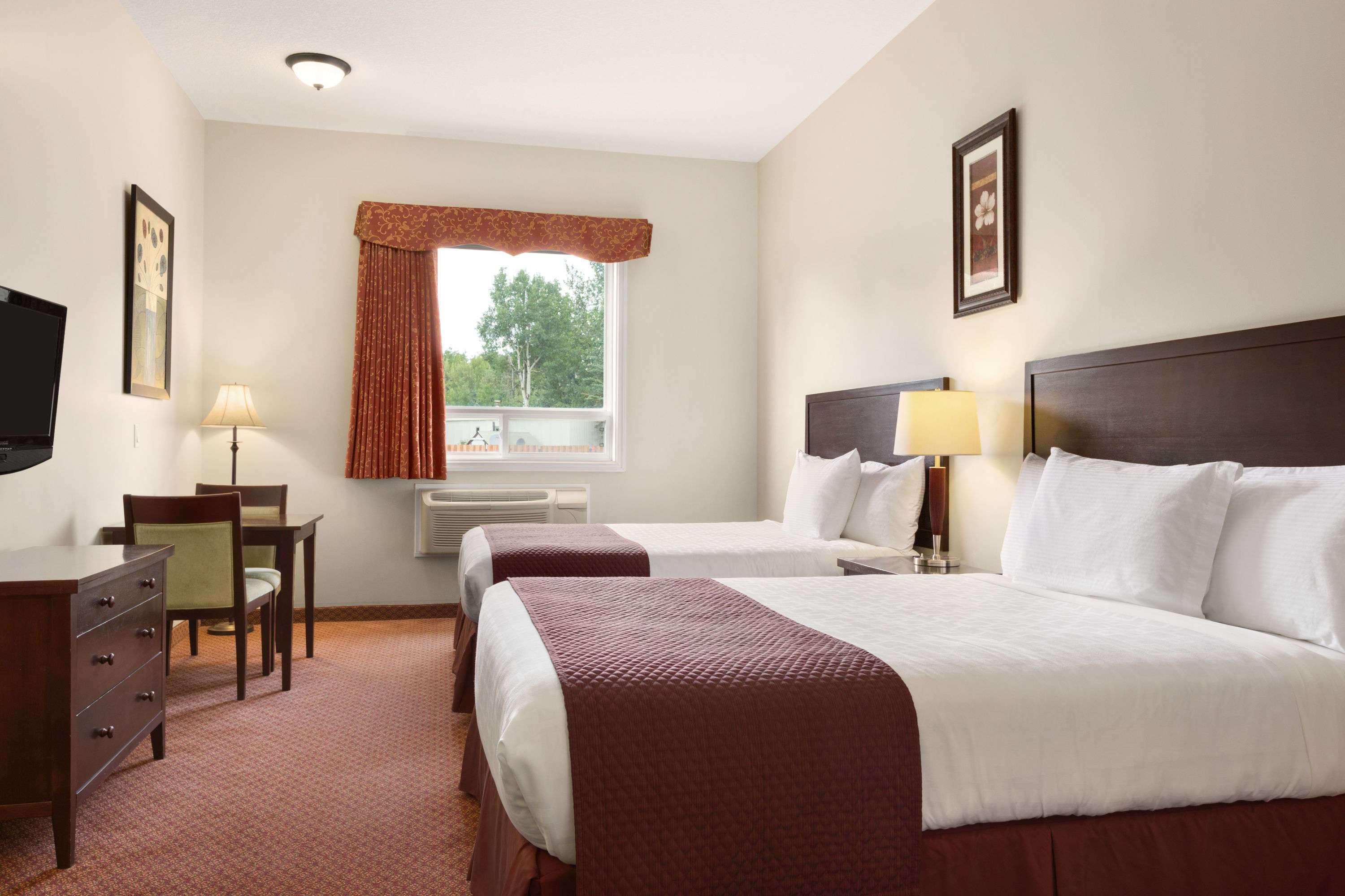 Days Inn By Wyndham Chetwynd Luaran gambar