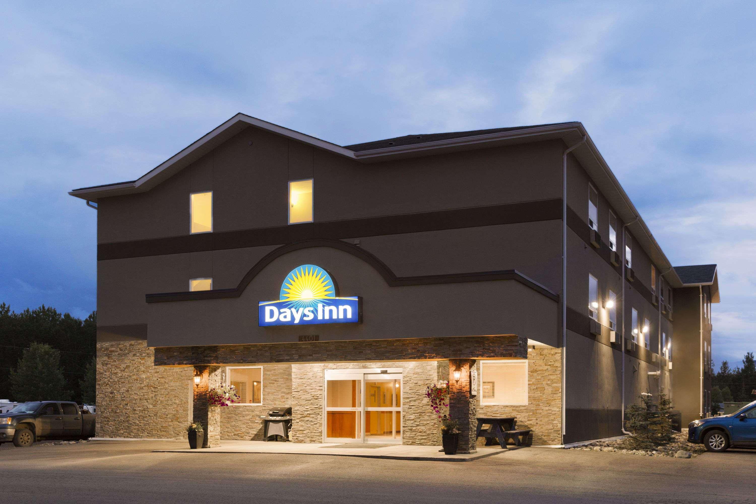Days Inn By Wyndham Chetwynd Luaran gambar