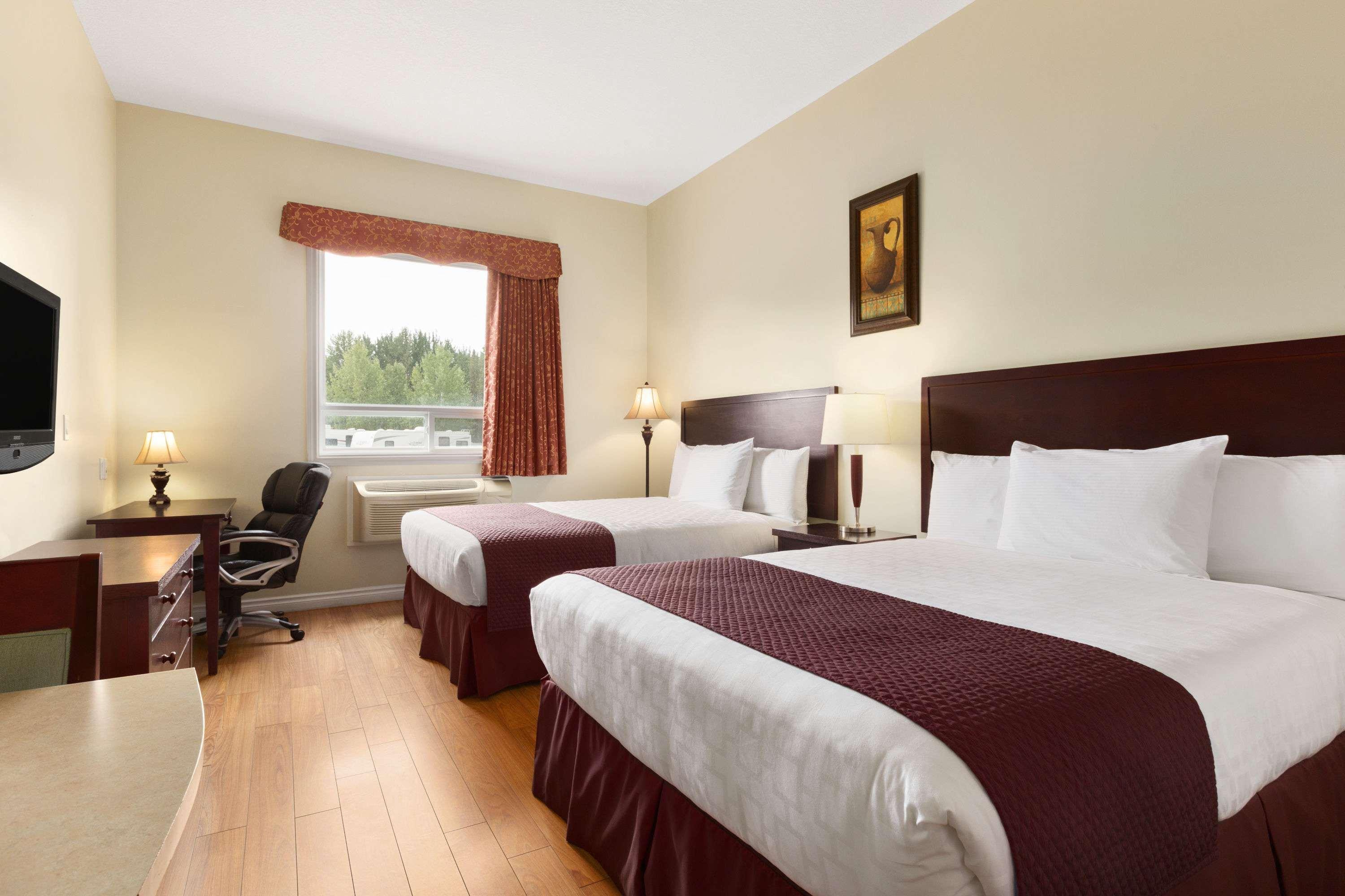 Days Inn By Wyndham Chetwynd Luaran gambar