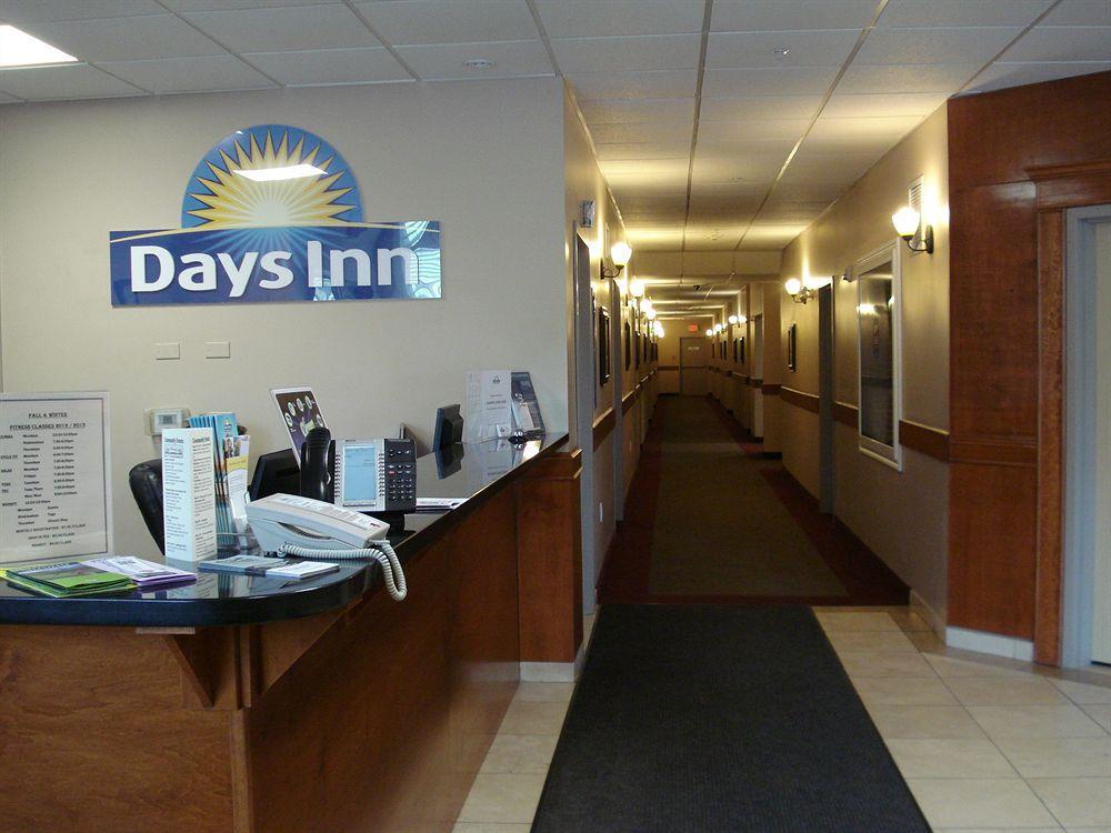 Days Inn By Wyndham Chetwynd Luaran gambar
