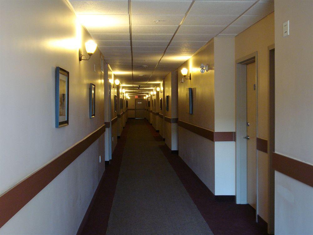 Days Inn By Wyndham Chetwynd Luaran gambar