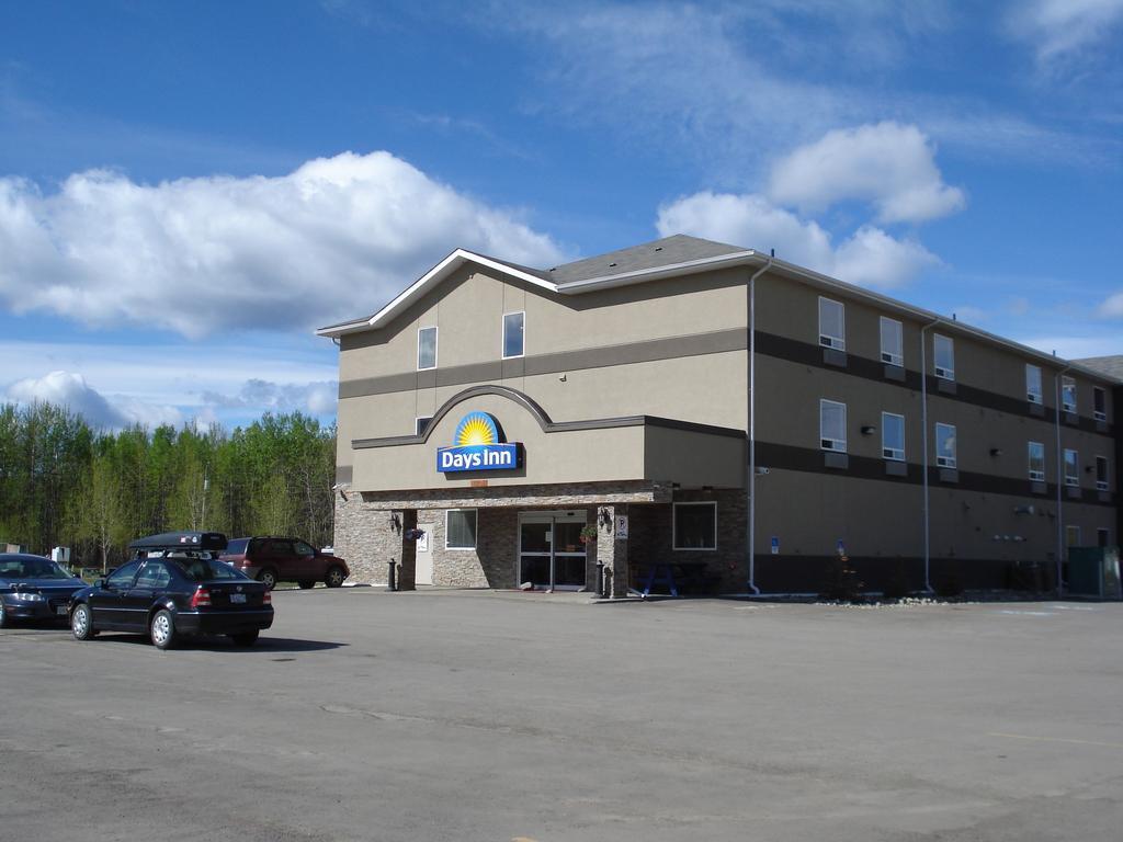 Days Inn By Wyndham Chetwynd Luaran gambar